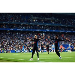O FC Barcelona voltou a vencer o campeonato no estádio do RCD Espanyol